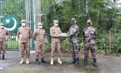 Eid celebrations 2021, India pakistan soldiers exchange sweets LOC, LOC Eid celebrations 2021, 