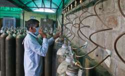 man steals O2 pipes from covid ward new delhi