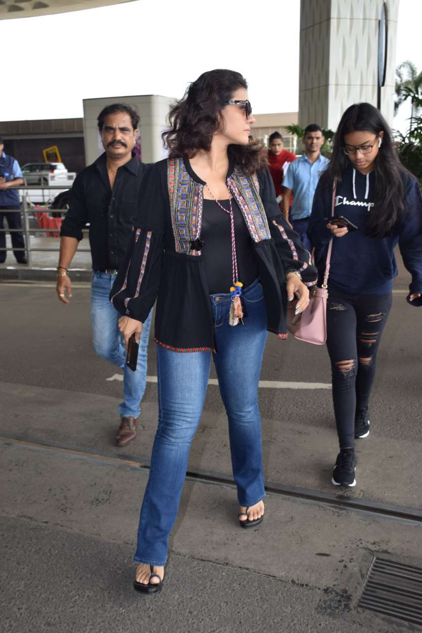 The Helicopter Eela actress was wearing black top with denims while Nysa was wearing a sweatshirt with distressed jeans.Â 
