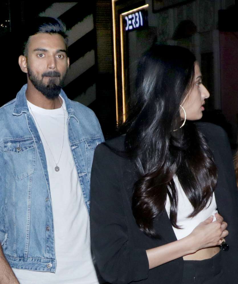 Bollywood photos Athiya Shetty with KL Rahul date Soha Ali ...