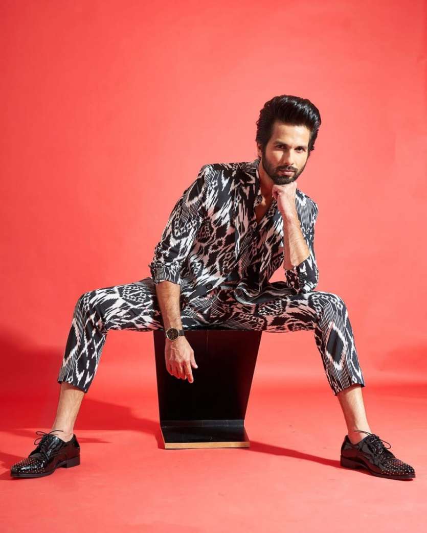 Shahid Kapoor is these days quarantining with his beautiful wife Mira Rajput and two adorable kids daughter Misha and son Zain. 