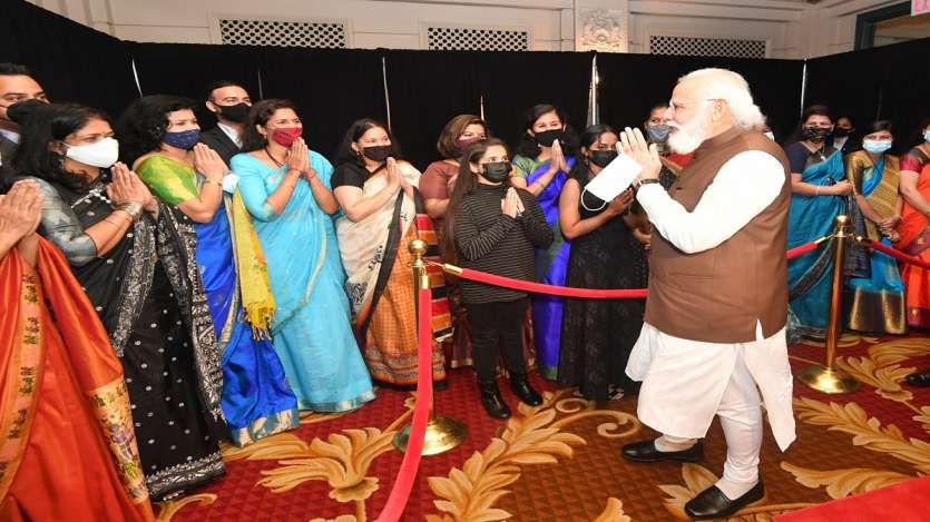 Prime Minister Narendra Modi was warmly received by members of the Indian community at Joint Base Andrews in Washington DC. 