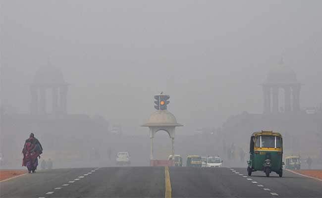 Fog envelops Delhi