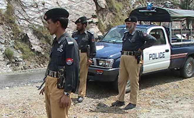 Pakistan: Roadside bomb kills 3 Pak army officers, one