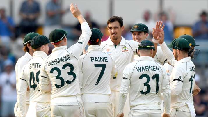 Mitchell Starc along with the Australian team