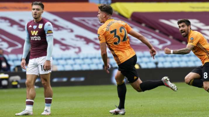 Wolverhampton Wanderers' Leander Dendoncker, center,