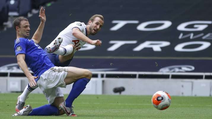 Tottenham's Harry Kane, 2nd left, scores his side's second