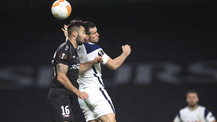 LASK's Marvin Potzmann, left, and Tottenham's Gareth Bale