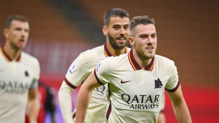 Roma's Jordan Veretout celebrates after scoring during the