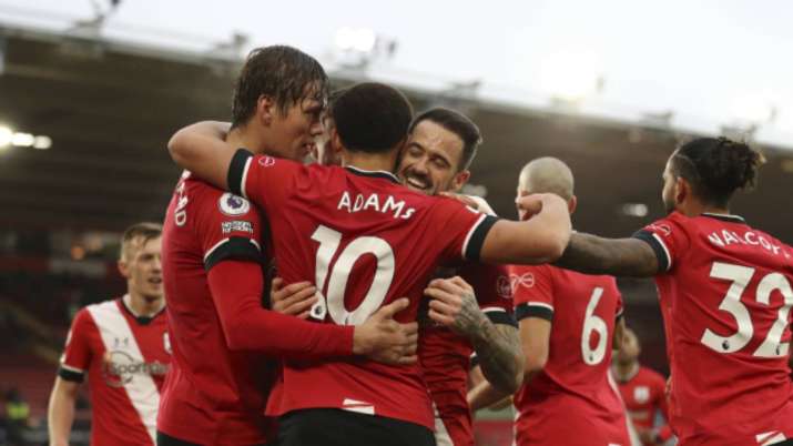 Southampton's Che Adams celebrates with his teammate Jannik