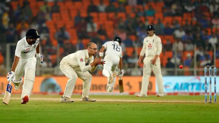 India demolished England by 10 wickets to go 2-1 up in the