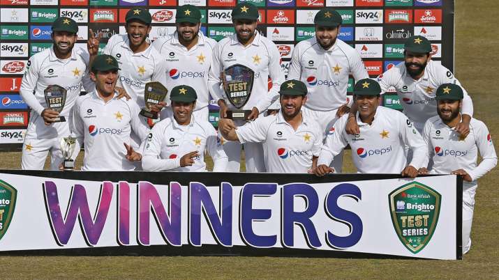Pakistan's team pose for a photograph with the winning