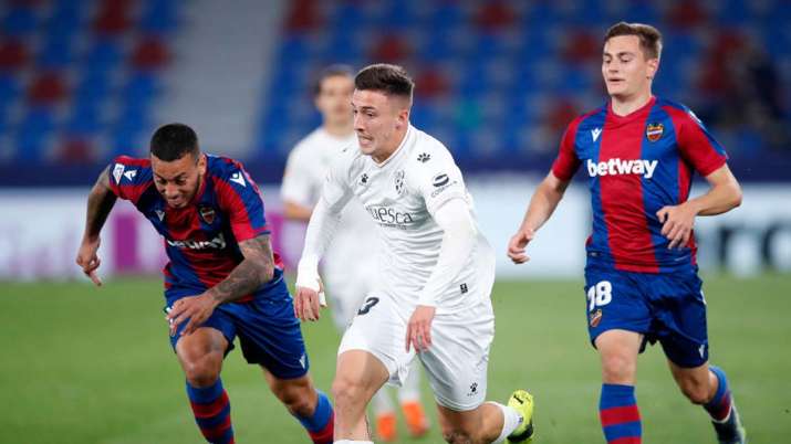 Alavés, which faces Celta Vigo at home on Sunday, dropped to bottom in the 20-team standings.