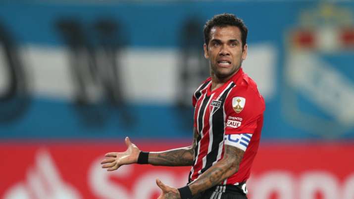 Dani Alves, Thiago Silva back for Brazil in World Cup qualifying