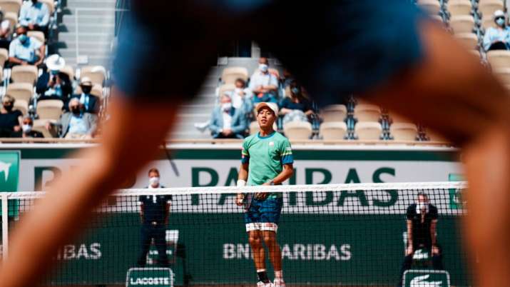 French Open: Kei Nishikori grinds out another 5-set win