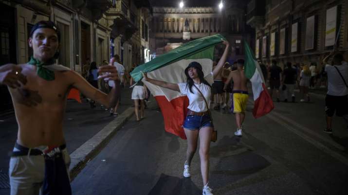 italy fans, italy euro 2020, italy,