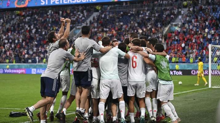 Spain players celebrate their win during the Euro 2020