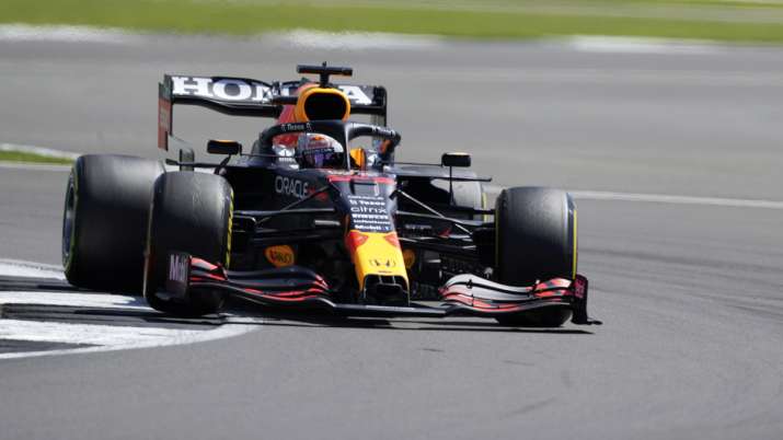 Nederlandse coureur Max Verstappen rijdt Red Bull