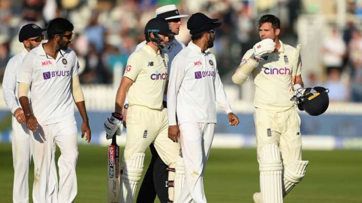 James Anderson has words with Jasprit Bumrah