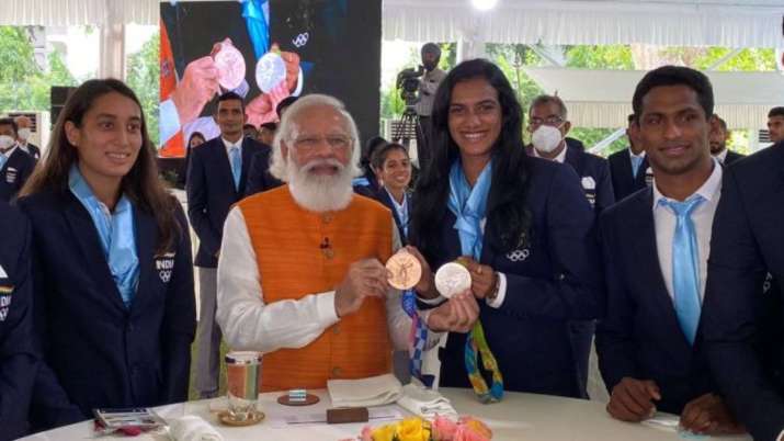 PM Narendra modi, pv sindhu, 